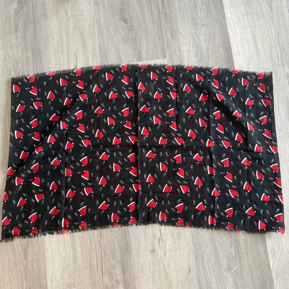 ⭐️ Santa Hat Festive Black Infinity Scarf